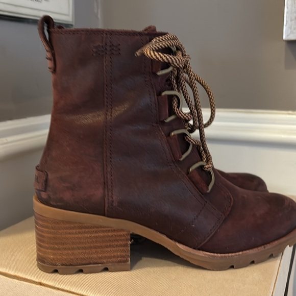 Sorel Hiking Boots - Picture 3 of 7